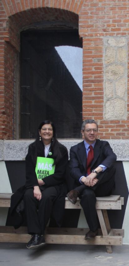 Alicia Moreno en Matadero junto a Alberto Ruiz Gallard&oacute;n.