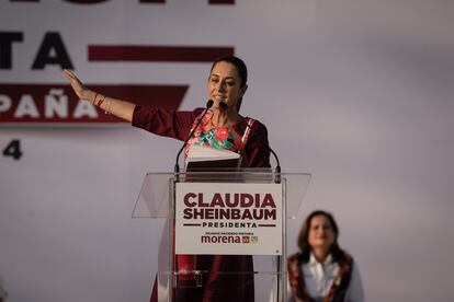 Claudia Sheinbaum da su discurso en el acto de inicio de campaña, este viernes.