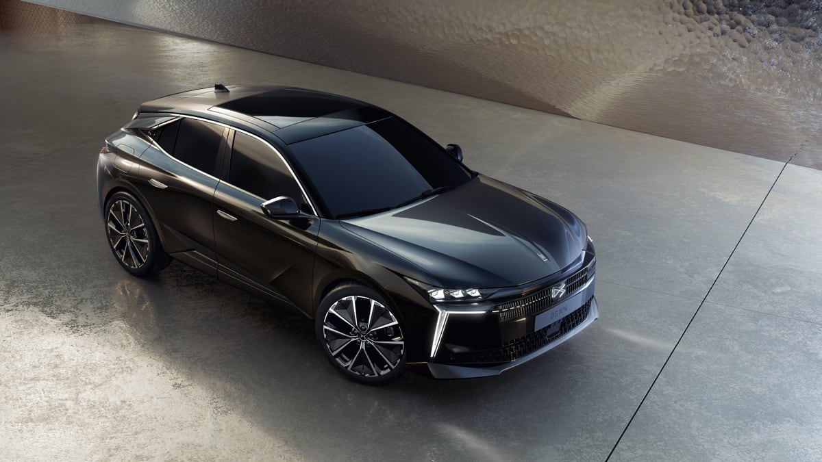 DS Nº4: cómo un coche eléctrico se ha convertido en el inesperado accesorio de alta costura