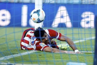 Secuencia del golpe que sufrió Diego Costa tras marcar gol.