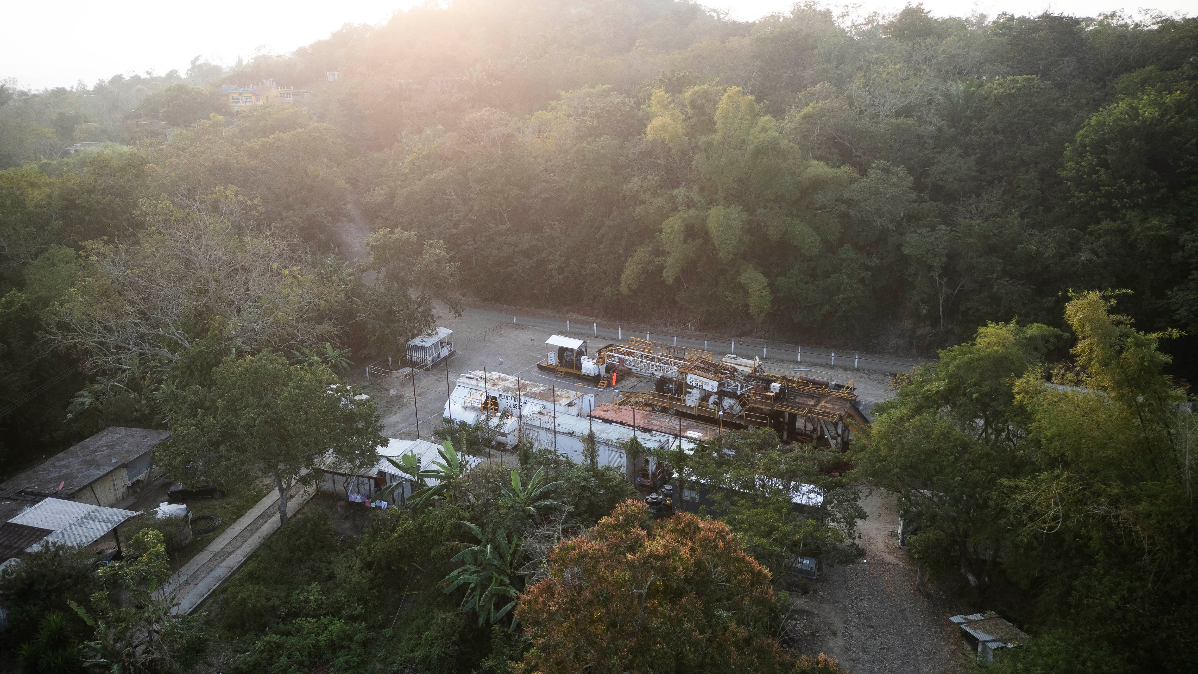 Vista aérea del pozo 161 de la empresa estatal PEMEX en la comunidad El Escolín.