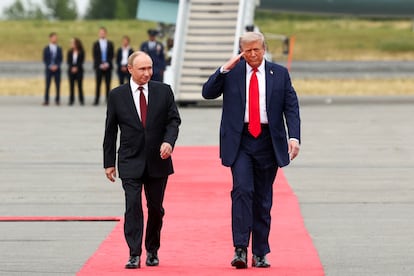 Donald Trump y Vladímir Putin en las próximas horas hablarán a puerta cerrada sobre el futuro de Ucrania.