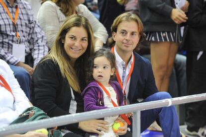 Con su marido Josep Santacana y su hija Arantxa, en el homenaje a Andres Gimeno en 2011