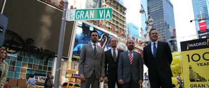 Campaña de 2010 en la que Broadway se renombró como Gran Vía por el 100 aniversario.