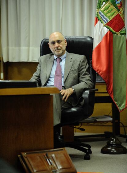 Rodolfo Ares, en su despacho en el Gobierno vasco.