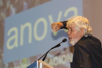 Beiras durante su discurso tras ser reelegido líder