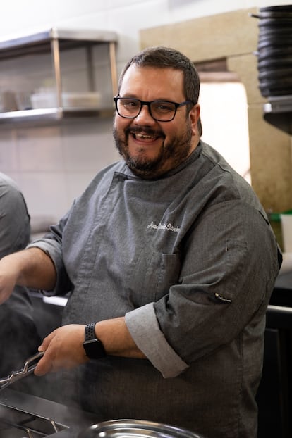 Joan Carles Sànchez, dueño y chef de Es Portal, restaurante en la localidad de Pals.