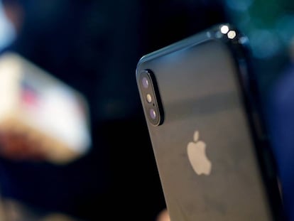 Un iPhone X en la tienda Apple de Chicago.