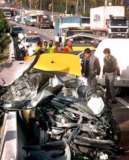 Accidente en la autopista A-2 en el término municipal de El Papiol.