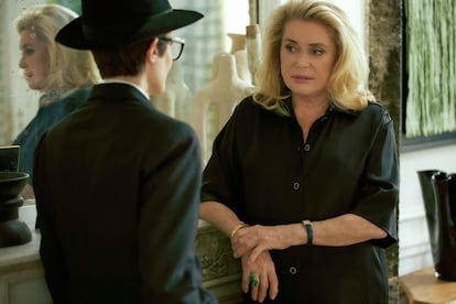 Chiara Mastroianni y Catherine Deneuve en 'Marcello mio'.