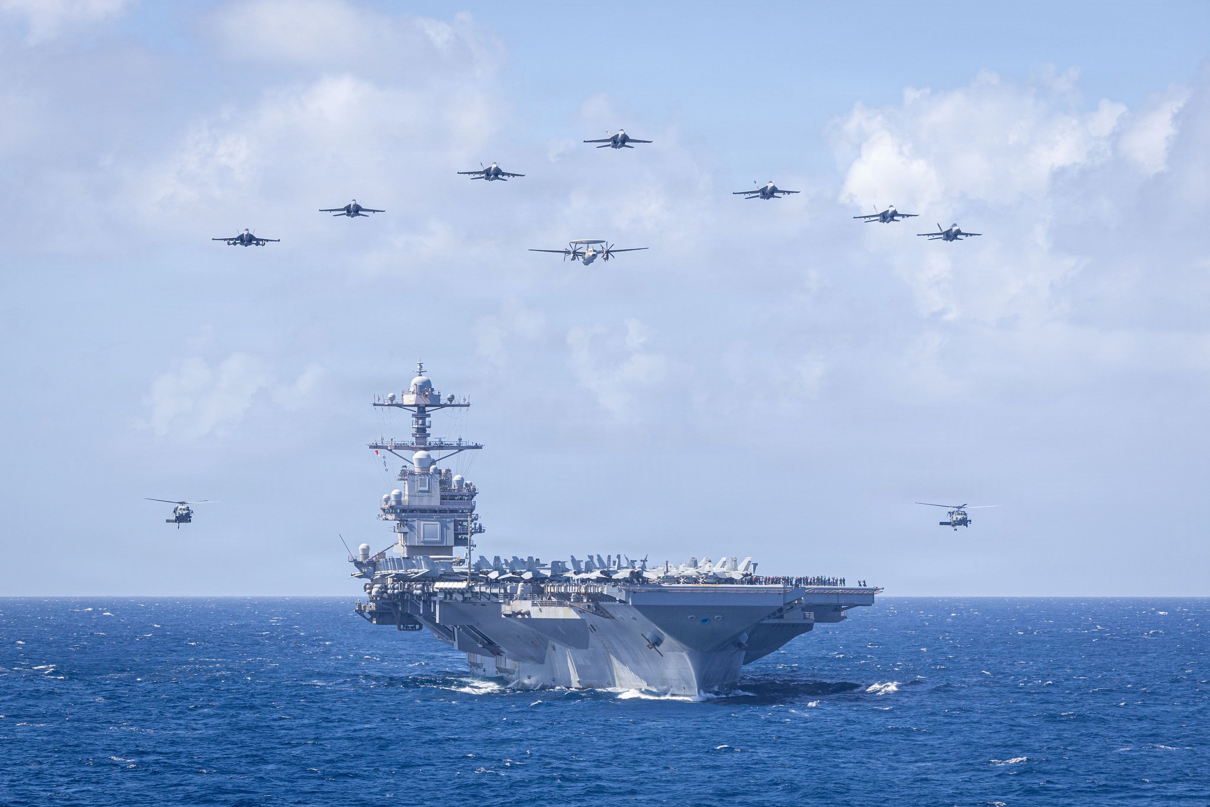 El portaaviones USS Abraham Lincoln va rumbo a Tailandia tras más de 250 días en el mar