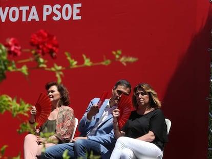 From l-r: Acting Deputy Prime Minister Carmen Calvo, acting Prime Minister Pedro Sánchez and leader of the Andalusian Socialist Party Susana Díaz.