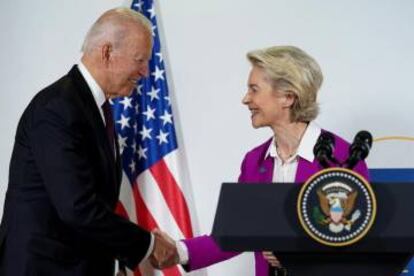 Joe Biden y Ursula Von der Leyen, el 31 de octubre en Roma, en la cumbre del G20.