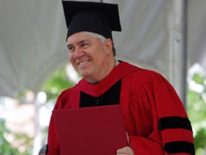 Pedro Almod&oacute;var, con el &#039;honoris causa&#039; de Harvard.