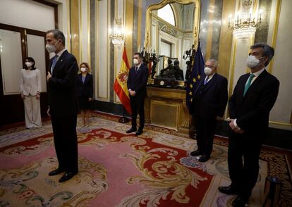 El rey Felipe VI elogió este martes la labor de su padre, el rey Juan Carlos, la noche del 23-F de hace 40 años. Lo hizo durante el acto conmemorativo en el Congreso del intento golpista, donde alabó la “firmeza y autoridad” del anterior Jefe del Estado.