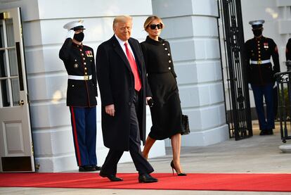 Donald Trump abandona la Casa Blanca el pasado 20 de enero junto a su esposa, Melania Trump.
