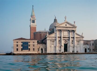 Iglesia de San Giorgio Maggiore en Venecia (izquierda) y teatro Olímpico en Vicenza.
