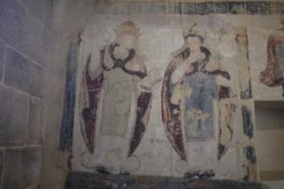 Dos obispos representados en los frescos de la iglesia de Rubáis