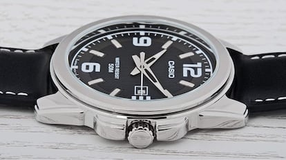 Este relógio masculino Casio é um dos mais vendidos na Amazon.