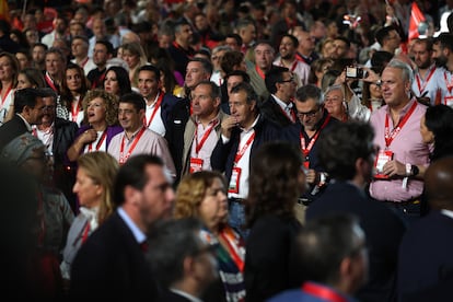 Siete de los ocho secretarios provinciales del PSOE-A en el plenario del 41? Congreso Federal del PSOE.