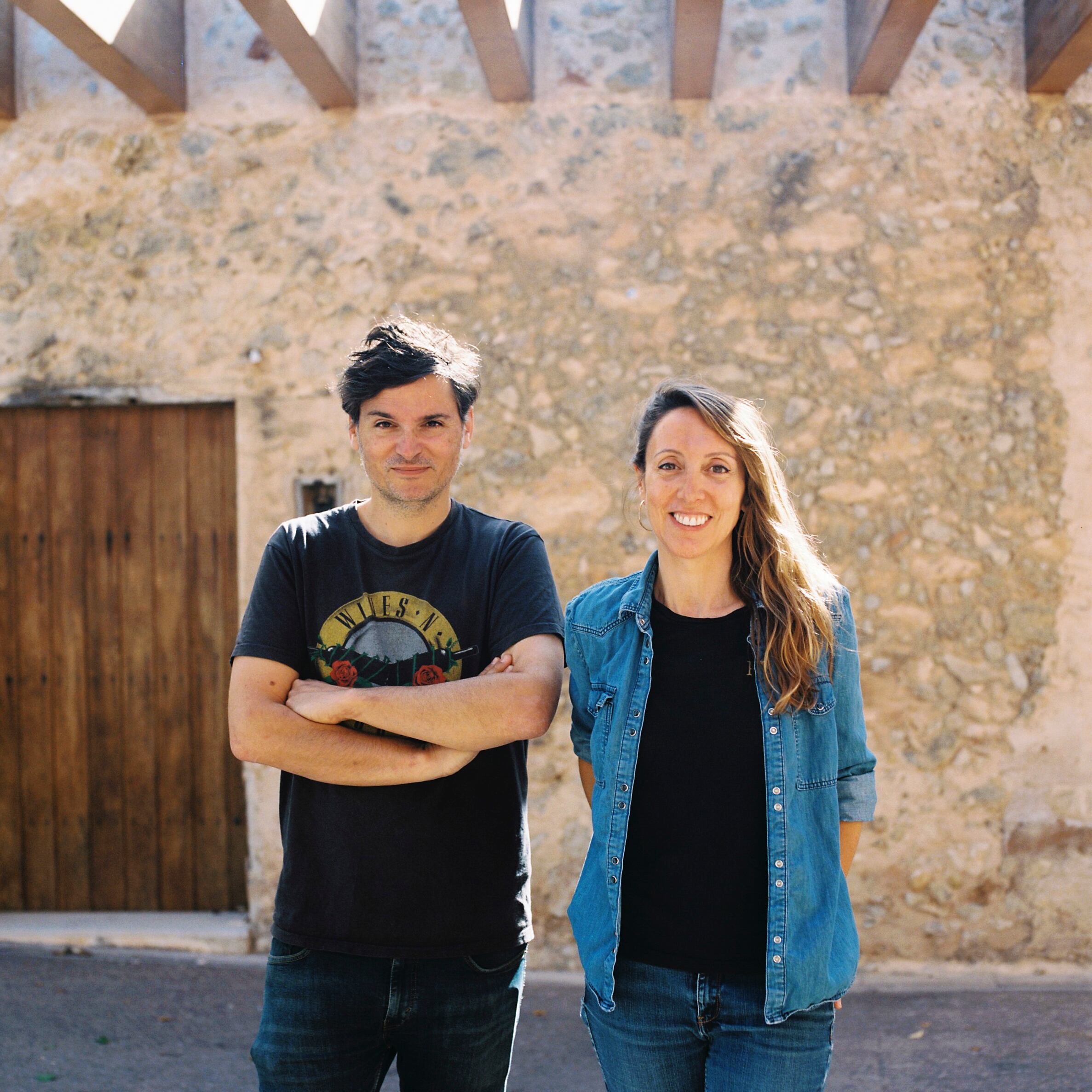 Los hermanos Javier y Araceli Servera, décima generación al frente de Bodegas Ribas.