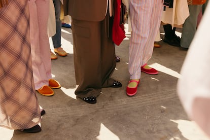Invitadas a la inauguración de la fábrica en Elche, con su calzado de Flabelus.