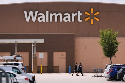 Exterior de un supermercado Walmart en Manchester, en el estado de Nuevo Hampshire.
