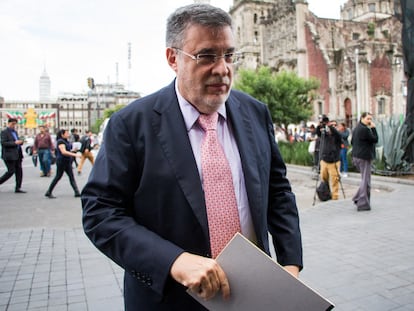 Julio Scherer Ibarra llega a un evento al Palacio Nacional, en 2019.