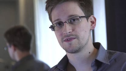 Snowden, en una captura de una grabaci&oacute;n de v&iacute;deo facilitada por el diario brit&aacute;nico &#039;The Guardian&#039;.