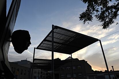 La plaça de Salvador Allende en el barri del Carmel, inaugurada en 1985