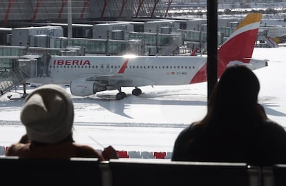 Madrid Barajas-Adolfo Suárez airport was forced to close due to the heavy snowfall.