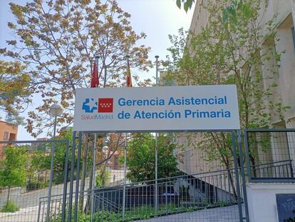 Fachada de la Gerencia Asistencial de Atención Primaria de la Comunidad de Madrid, este lunes.