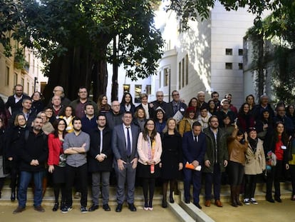 Los parlamentarios valencianos celebran la aprobaci&oacute;n de la nueva renta de inclusi&oacute;n.
