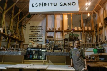 Myrian Segura, camarera en una cafetería de La Condesa: "De plano, sin terraza habríamos cerrado". 