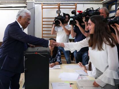 El primer ministro de Portugal, el socialista António Costa, vota en Lisboa el 26 de mayo de 2019.  