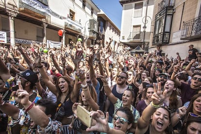 Actuación de Izal, en la Plaza del Trigo de Aranda de Duero, en la tercera jornada del Festival Sonorama Ribera. 