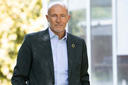 Carlos Grau se incorpora a Manpower Group como asesor senior. Durante su trayectoria profesional, lideró Mobile World Capital Barcelona entre 2017 y 2022. Previamente, entre 2005 y 2014, ocupó la dirección general de Microsoft en Cataluña, labor que compaginó con la dirección del área de sector público en España. Con anterioridad, entre 1991 y 2002, desempeñó responsabilidades similares en Sun Microsystems.