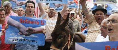 Manifestación a favor de una refinería en Extremadura.