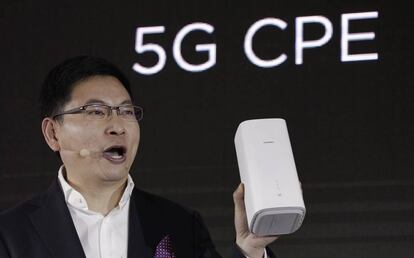 Richard Yu, CEO de Huawei Consumo, ayer en Pek&iacute;n durante el anuncio de varios productos de la compa&ntilde;&iacute;a relacionados con la tecnolog&iacute;a 5G.