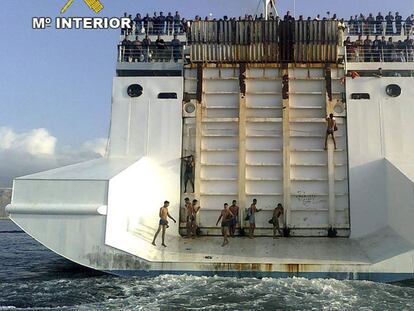 Polizones en el ferry entre Nador y Almería