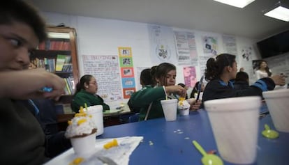 Clase de cocina en la Telesecundaria n. 91.