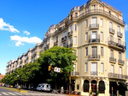 La imponente fachada del Edificio de los Ingleses.