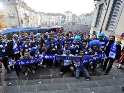 La plantilla del Deportivo Alavés reciben en Vitoria un multitudinario recibimiento por su ascenso a Primera División.