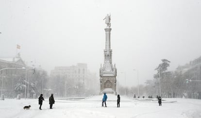 Plaza de Colón cubierta de nieve.