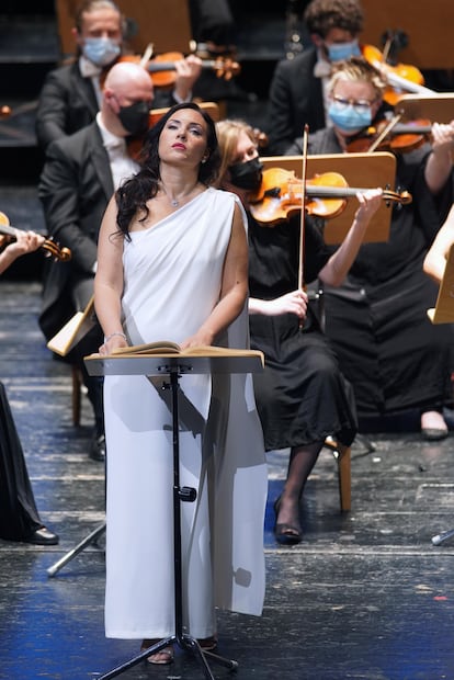 Sonya Yoncheva con el vestido que lució en el tercer acto de 'Siberia'.