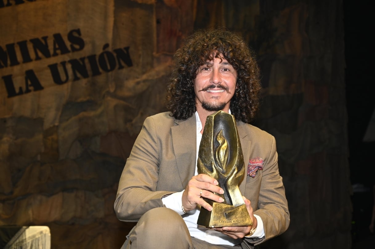 Jesús Corbacho, un cantaor hecho en el cante para bailar, gana la Lámpara Minera del festival de las Minas 