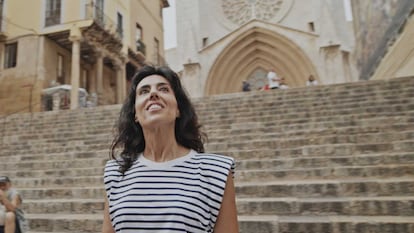 Raquel Lanseros, poeta, presenta en La 2 Un país para leerlo