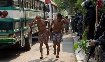 Gang members are captured in El Salvador.