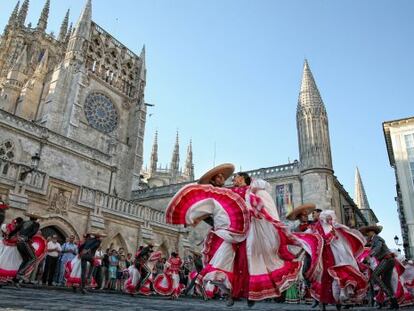Espect&aacute;culo de danza en el Festival Internacional del Folclore Ciudad de Burgos. 