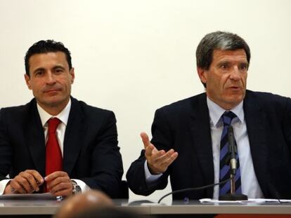 Aurelio Martínez, Presidente de la fundación del Valencia, junto a Amadeo Salvo, presidente del club